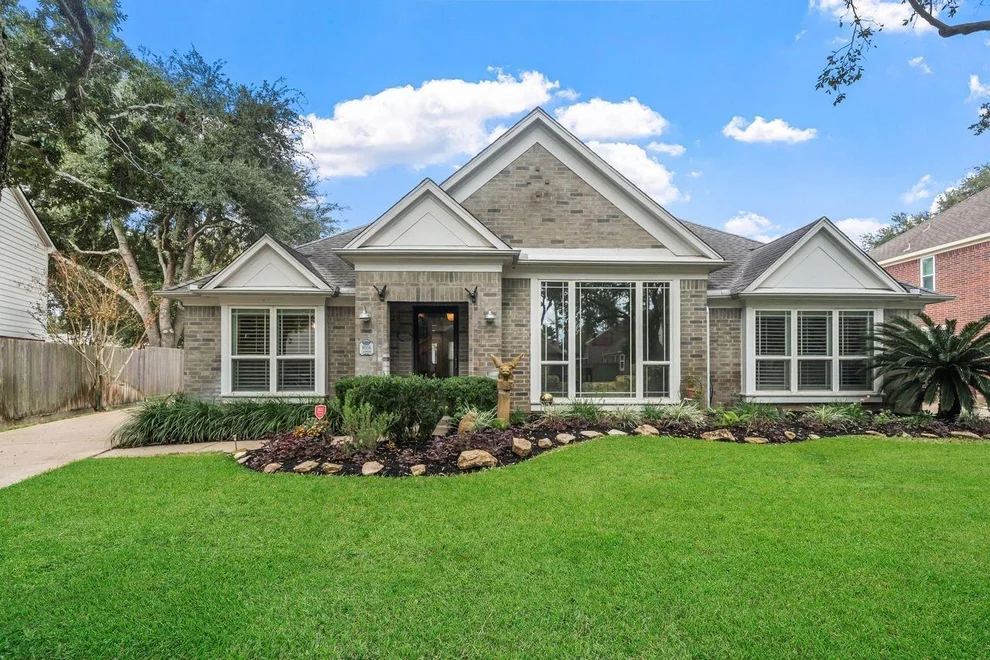 Unit for sale at 8006 Meadow Pond Drive, Missouri City, TX 77459