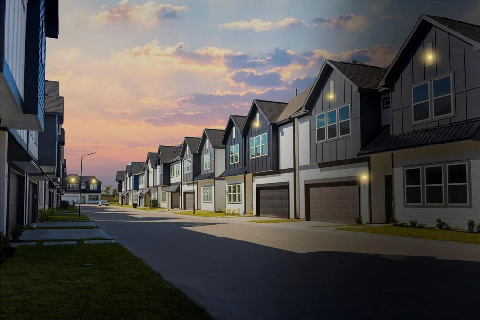 Unit for sale at 6702 Metro Blvd, Houston, TX 77083