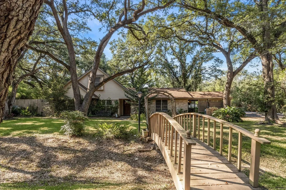 Unit for sale at 202 Hardy Street, Bacliff, TX 77518