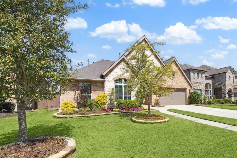 Unit for sale at 16423 Whiteoak Canyon Drive, Humble, TX 77346