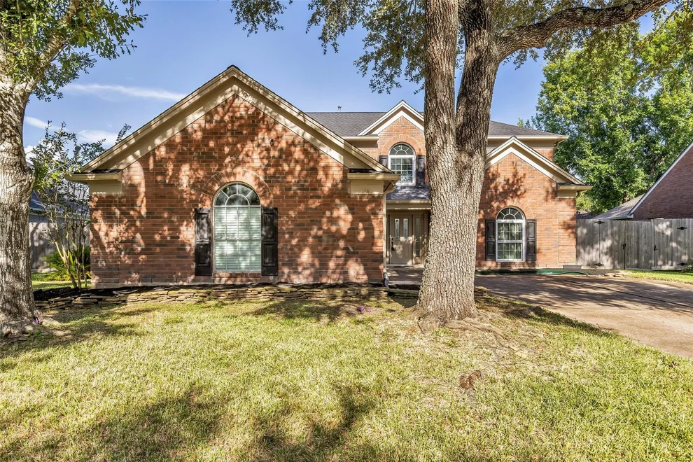 Unit for sale at 4007 Greenwood Drive, Pearland, TX 77584