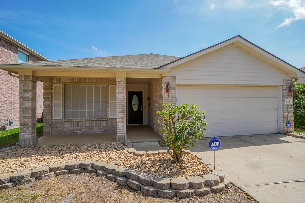 Unit for sale at 19215 Indian Stone Lane, Katy, TX 77449