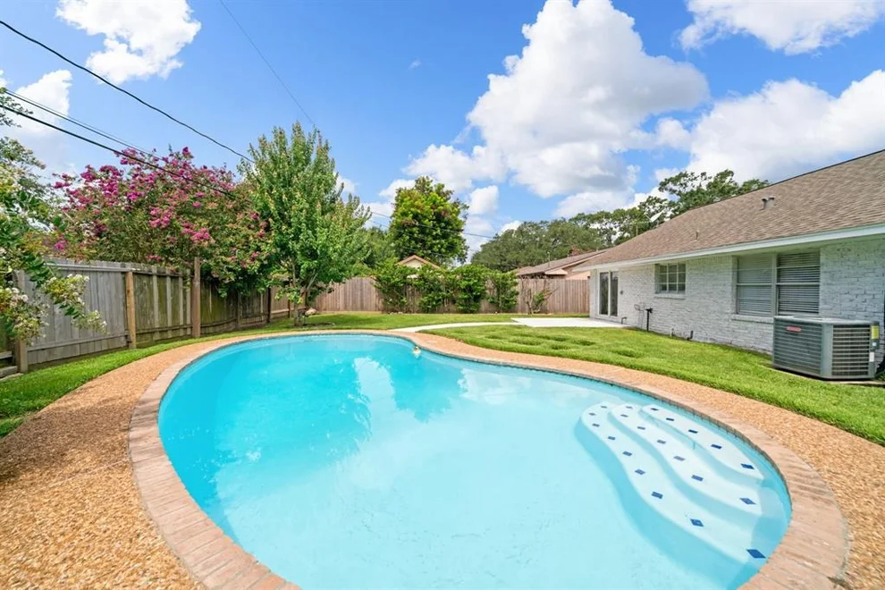 Unit for sale at 2111 Bron Holly Drive, Houston, TX 77018