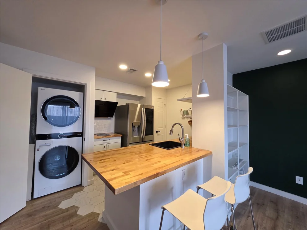 Unit for sale at 1515 Sandy Springs Road, Houston, TX 77042