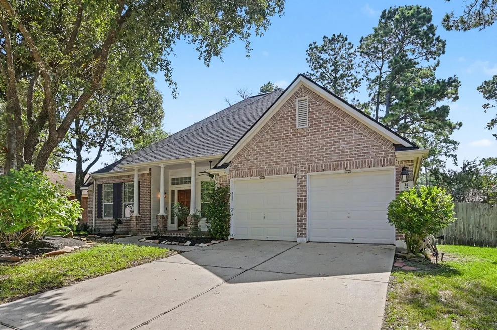 Unit for sale at 14 S Rambling Ridge Place, The Woodlands, TX 77385