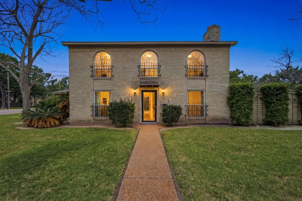 Unit for sale at 1124 Estate Drive, La Marque, TX 77568