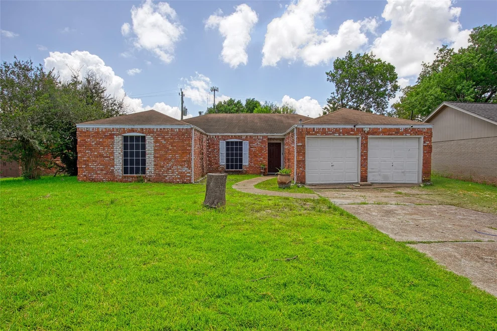 Unit for sale at 4511 Ponderosa Drive, Baytown, TX 77521