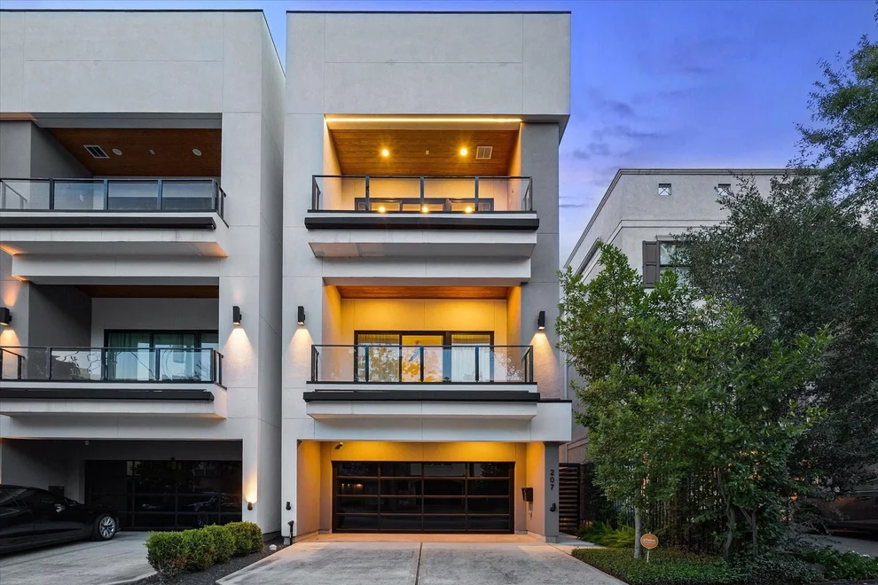 Unit for sale at 207 Birdsall Street, Houston, TX 77007