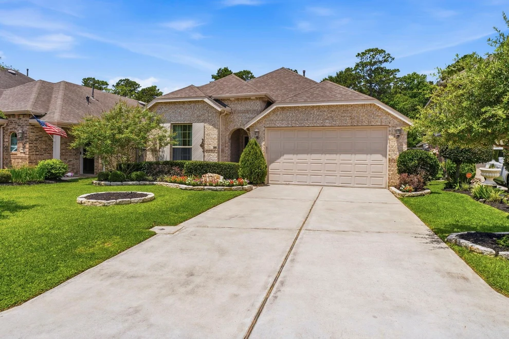 Unit for sale at 209 Emory Birch Drive, Montgomery, TX 77316
