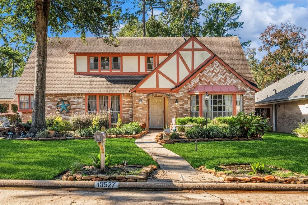 Unit for sale at 19527 Enchanted Spring Drive, Spring, TX 77388