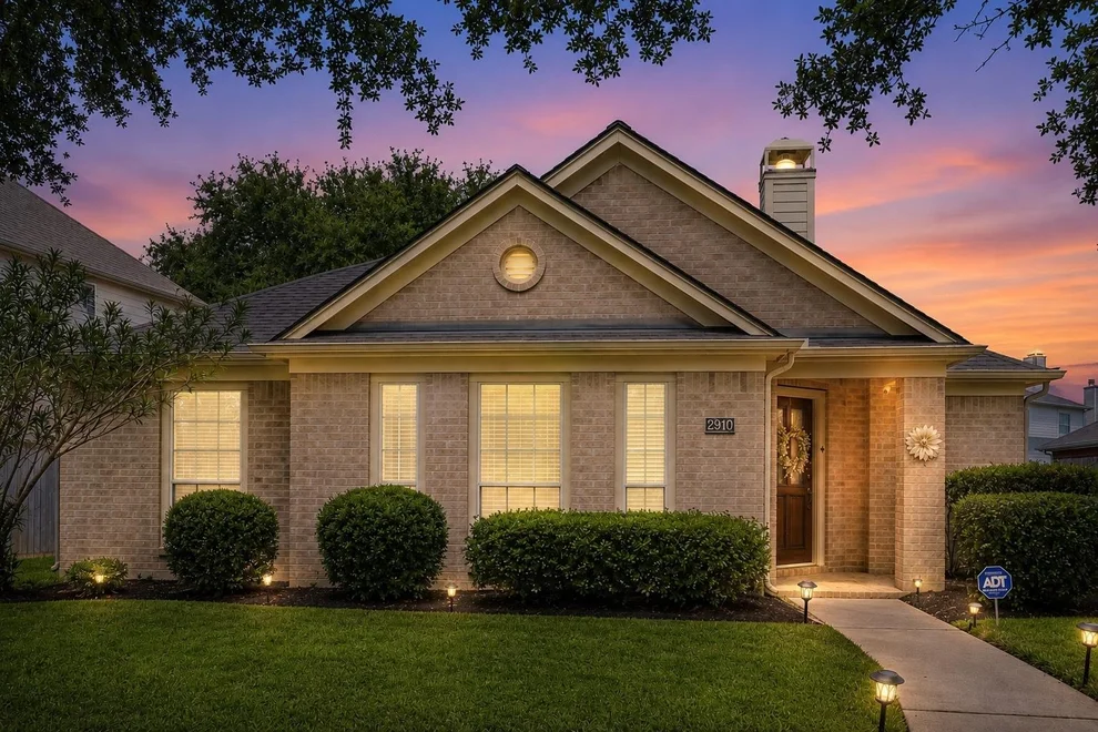Unit for sale at 2910 Laguna Shores Lane, League City, TX 77573