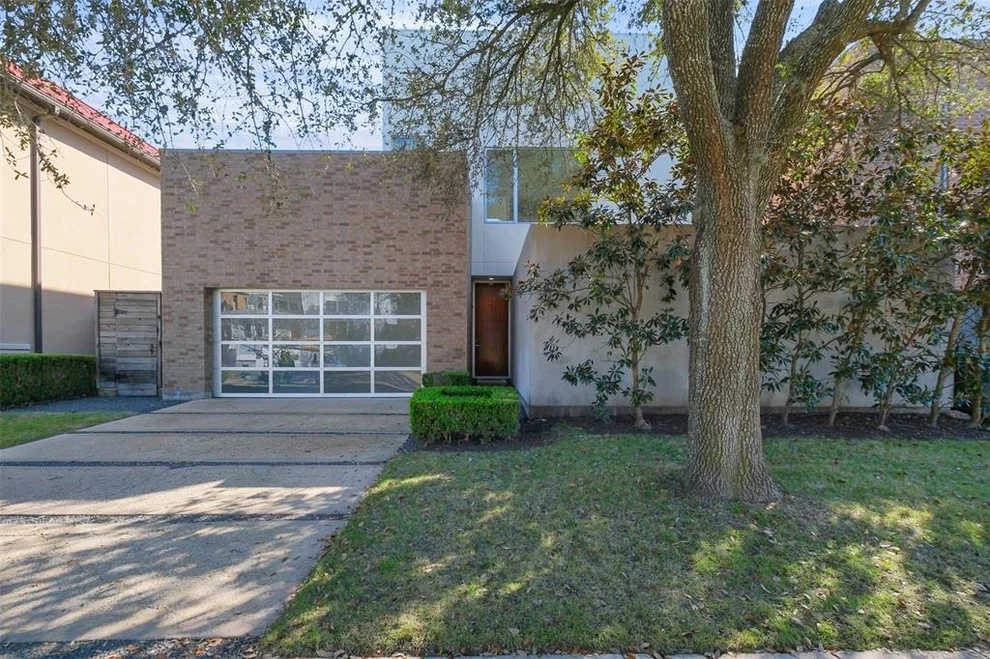 Unit for sale at 2425 Southgate Boulevard, Houston, TX 77030