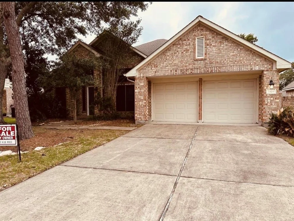 Unit for sale at 2606 Iris Court, Pearland, TX 77584