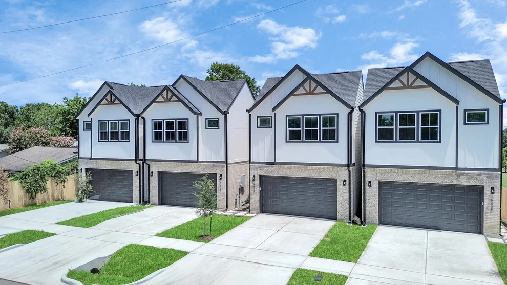 Unit for sale at 9433 Arledge Street, Houston, TX 77075