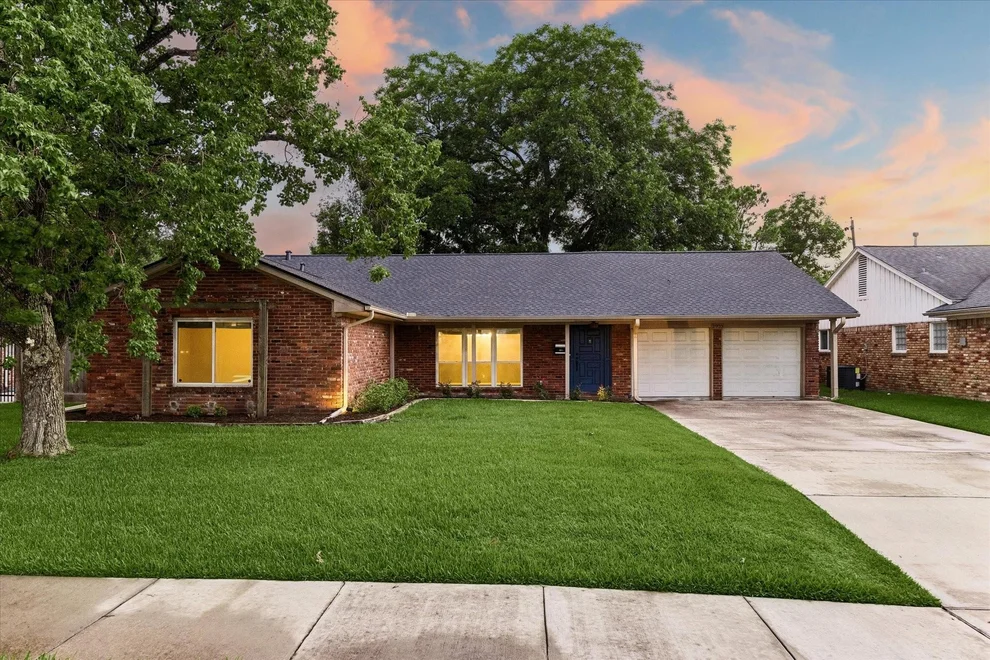 Unit for sale at 2910 Freshmeadows Drive, Houston, TX 77063