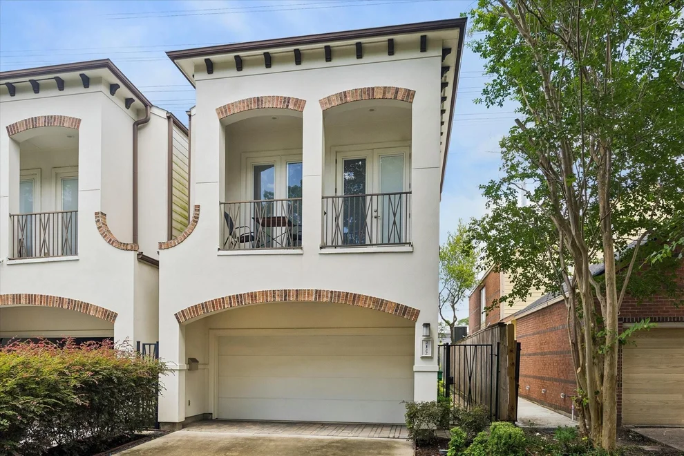 Unit for sale at 2122 Banks Street, Houston, TX 77098