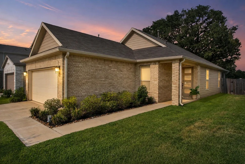 Unit for sale at 22307 Hawberry Blossom Lane, Tomball, TX 77377