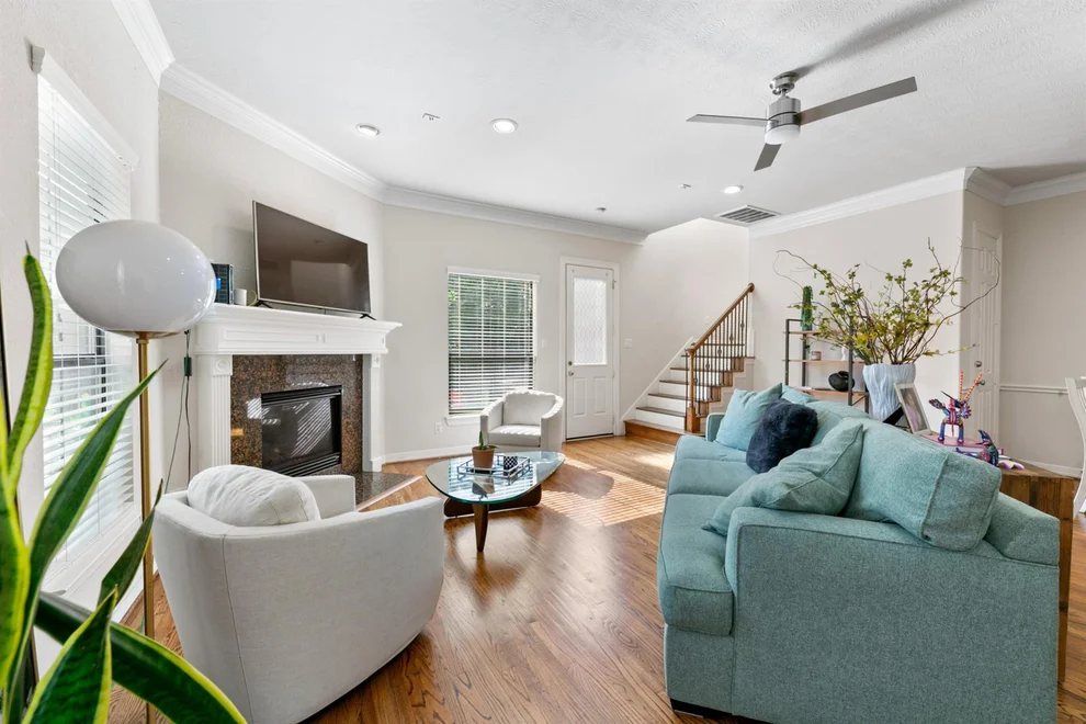 Unit for sale at 2922 Royal Oaks Crest, Houston, TX 77082
