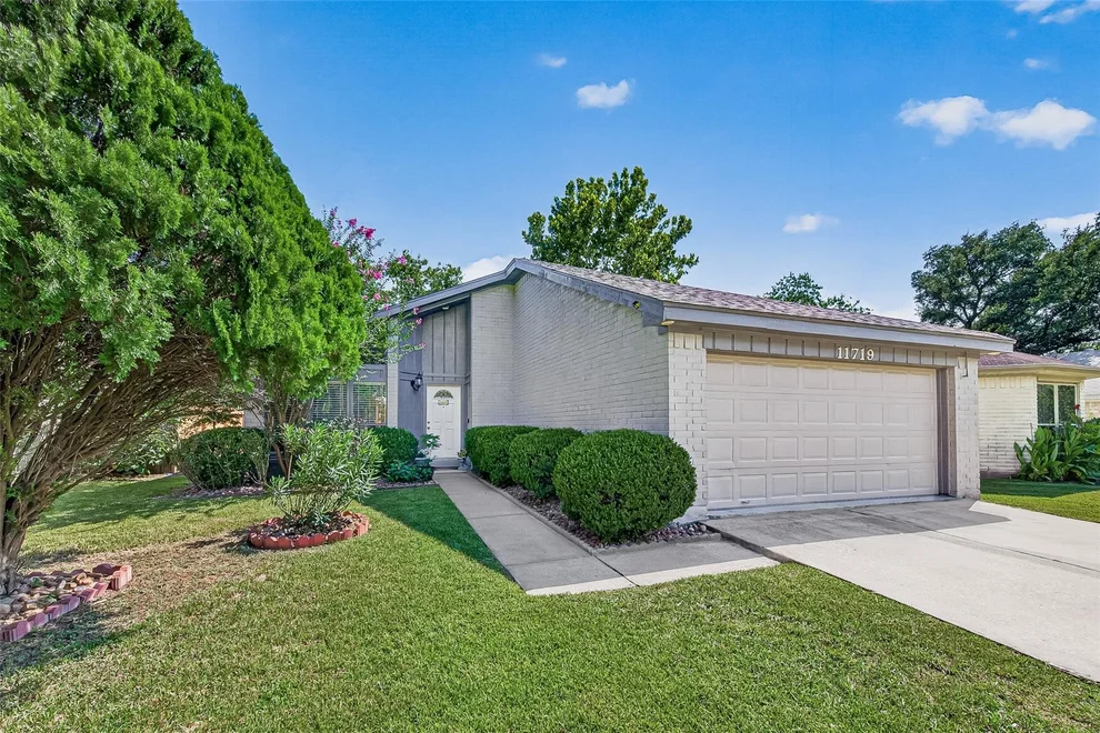 Unit for sale at 11719 Acadian Drive, Houston, TX 77099