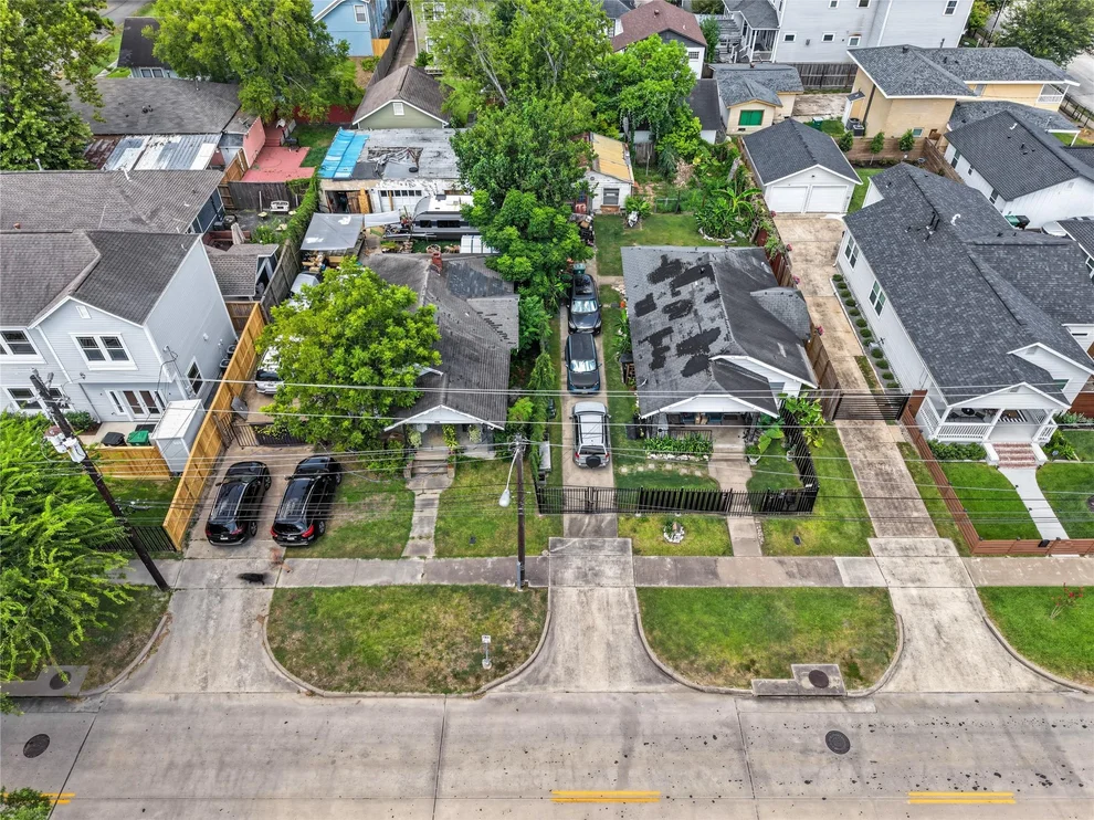 Unit for sale at 1811 and 1815 Studewood Street, Houston, TX 77008