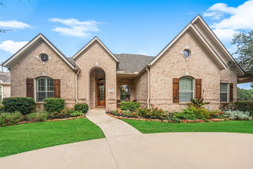 Unit for sale at 166 Hillsborough Drive W, Montgomery, TX 77356