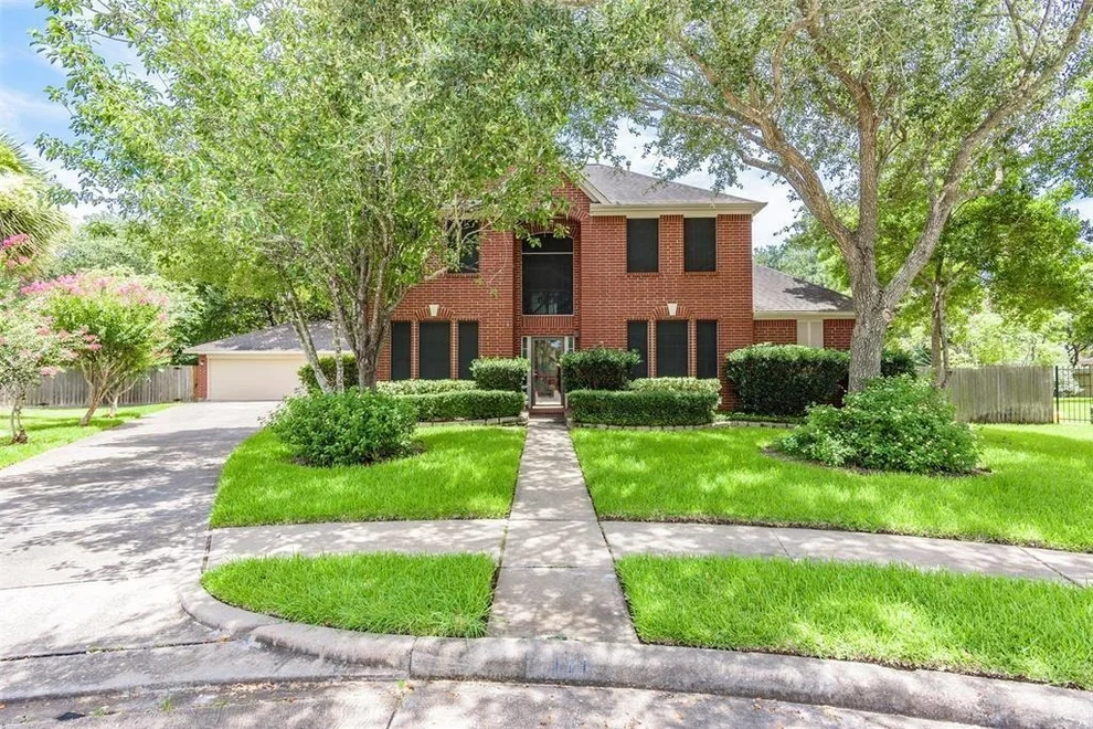 Unit for sale at 111 Oak Creek Lane, League City, TX 77573