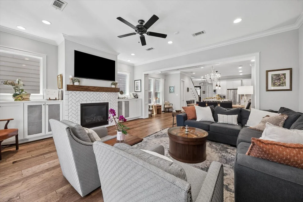 Unit for sale at 118 E 27th Street, Houston, TX 77008