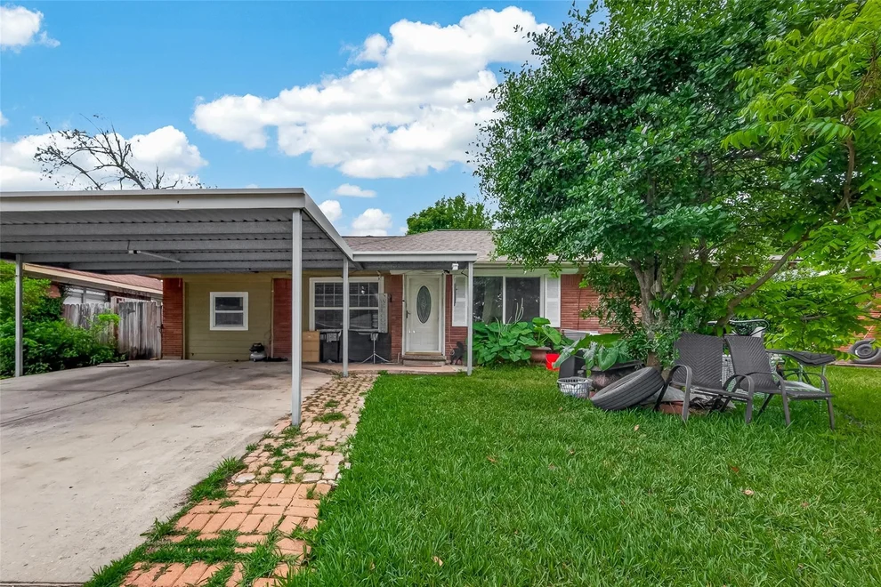 Unit for sale at 2111 Hickory Lane, Pasadena, TX 77502