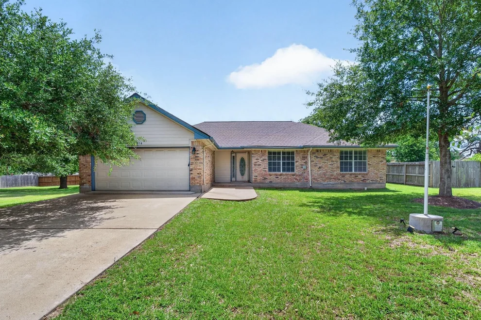 Unit for sale at 214 Amarillo Drive, Magnolia, TX 77354