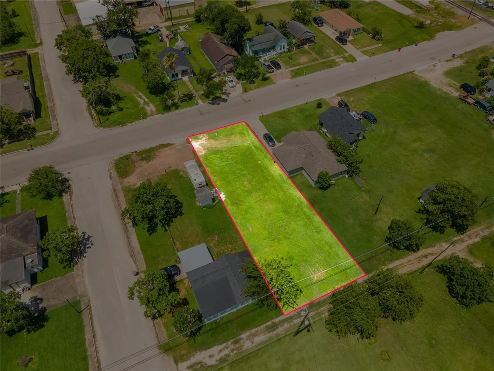 Unit for sale at 727 W Broad Street, Freeport, TX 77541