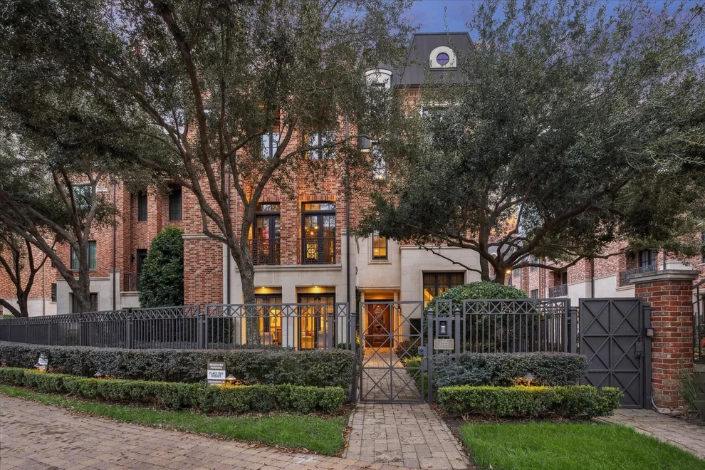 Unit for sale at 1225 Place Royale Way, Houston, TX 77056