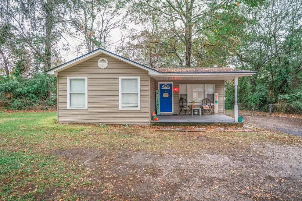 Unit for sale at 208 E Center St, White Oak, TX 75693
