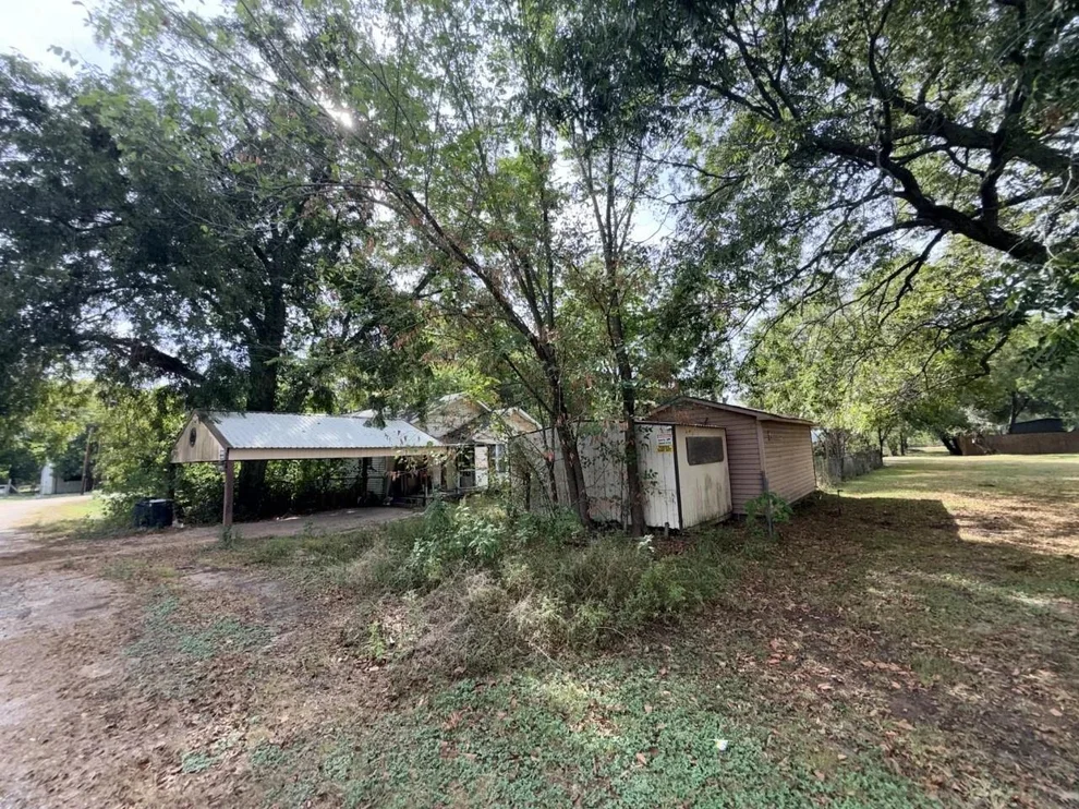 Unit for sale at 504 N Milam Avenue, Richland, TX 76681