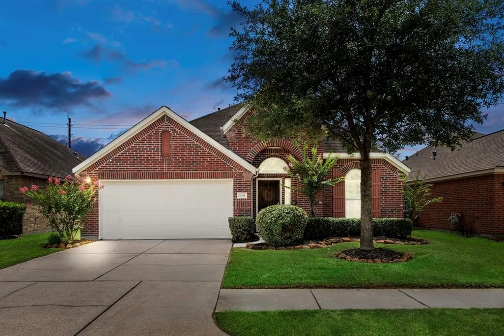 Unit for sale at 28519 Lockeridge View Drive, Spring, TX 77386