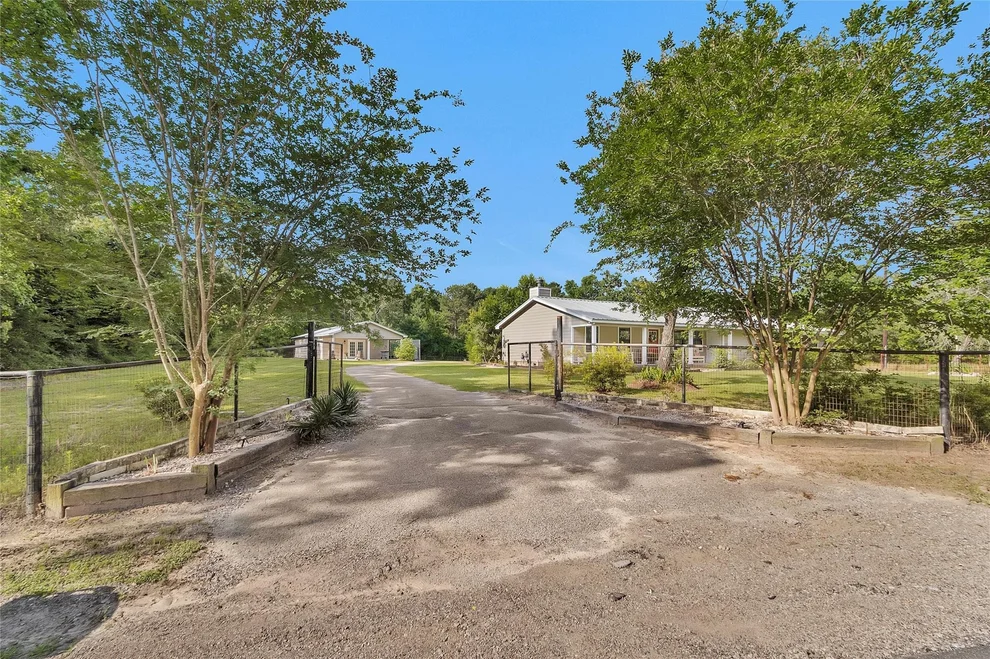 Unit for sale at 17323 Rabon Chapel Road, Montgomery, TX 77316