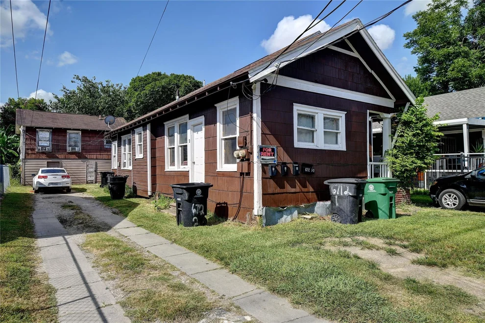 Unit for sale at 6712 Sherman Street, Houston, TX 77011