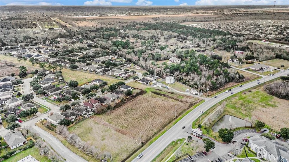 Unit for sale at 0000 Fm 517, Dickinson, TX 77539