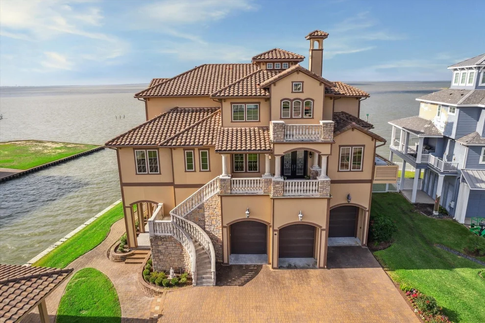 Unit for sale at 9 Happy Jack, Hitchcock, TX 77563