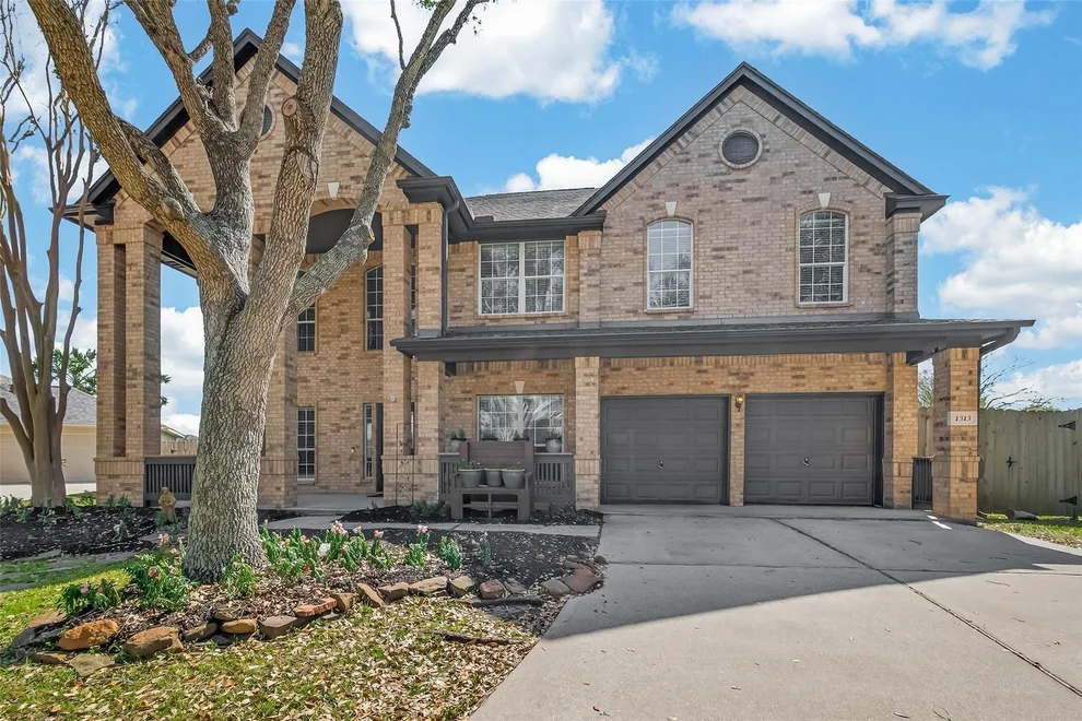 Unit for sale at 1313 Plymouth Rock Lane, Seabrook, TX 77586