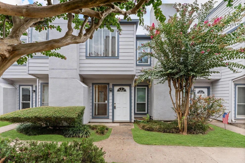 Unit for sale at 5917 Fairdale Lane, Houston, TX 77057