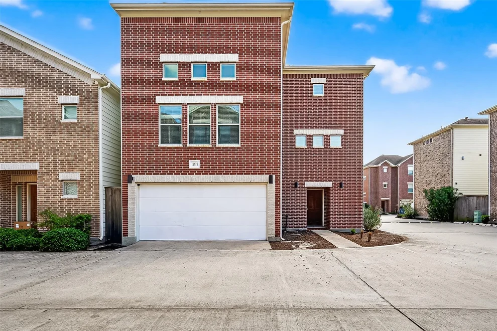 Unit for sale at 11511 Main Pine Drive, Houston, TX 77025