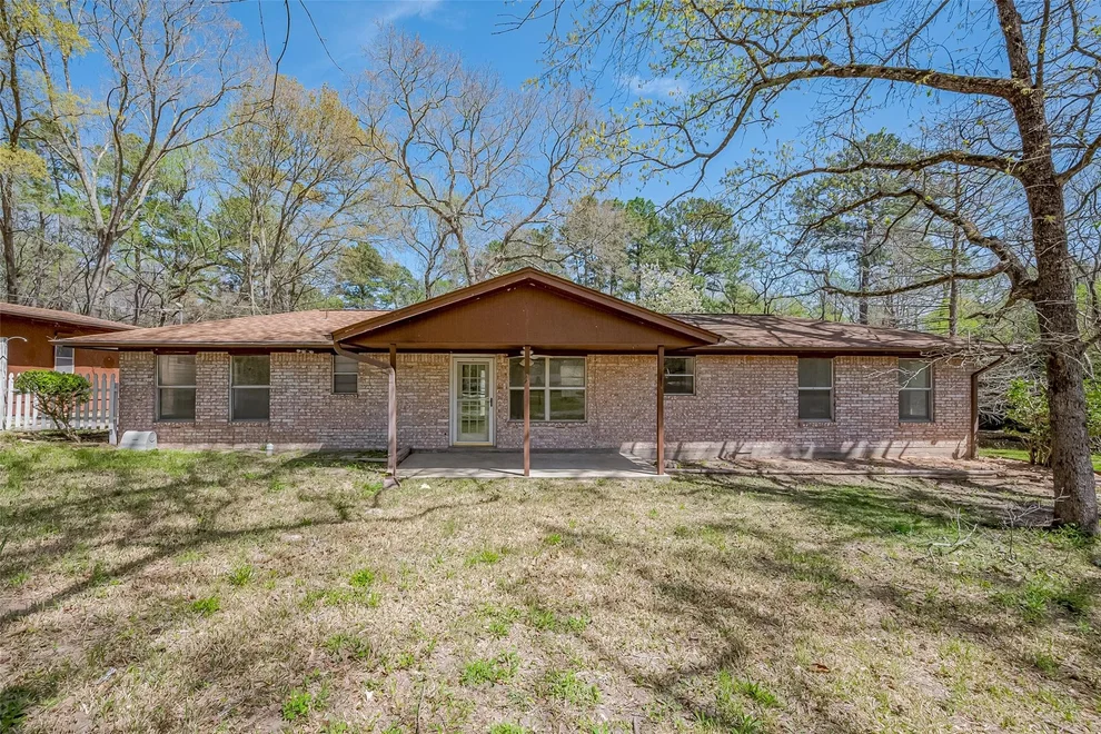 Unit for sale at 14 Veronica Lane, Huntsville, TX 77340