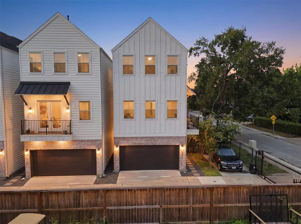 Unit for sale at 920 Thornton Road, Houston, TX 77018