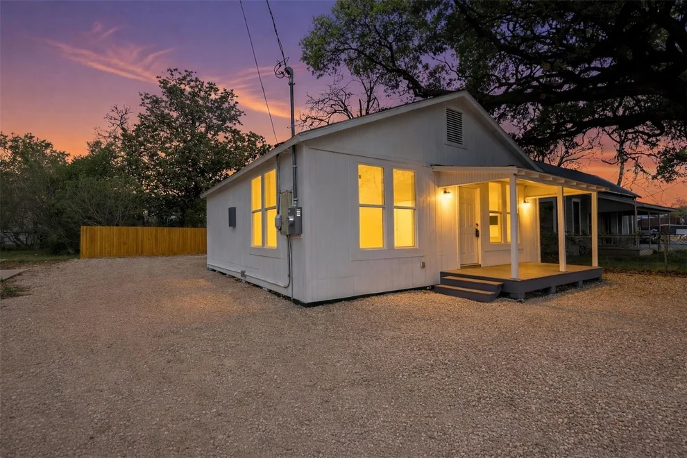 Unit for sale at 1410 Fannin Street, Columbus, TX 78934