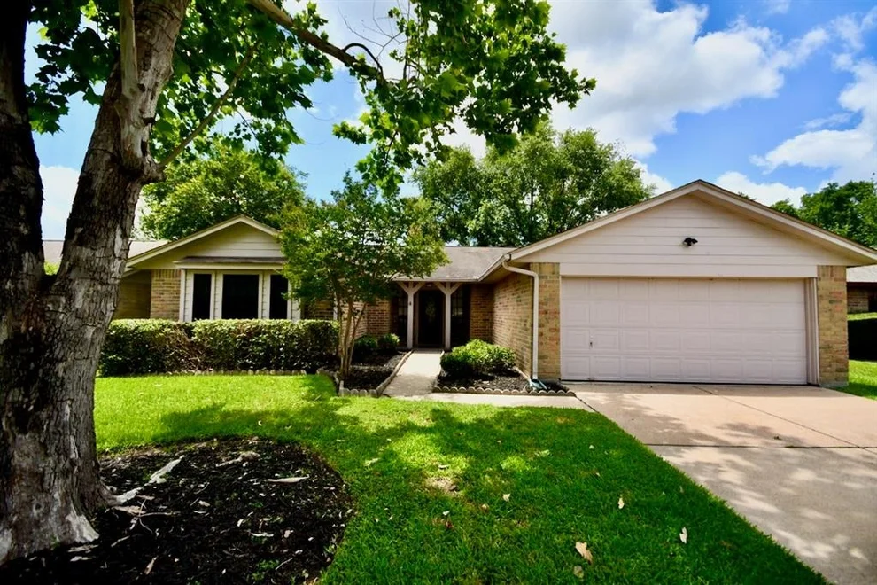Unit for sale at 18723 Clover Glen, Katy, TX 77084