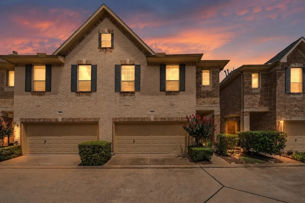 Unit for sale at 10610 Wallingford Place, Houston, TX 77042