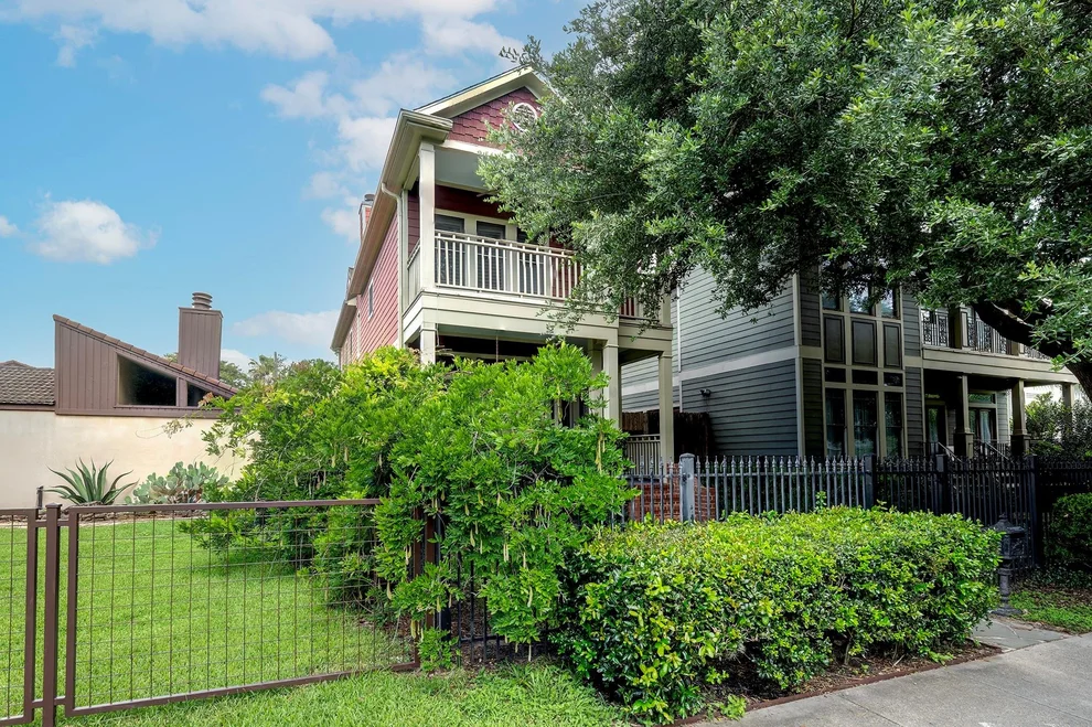 Unit for sale at 1511 Harvard Street, Houston, TX 77008