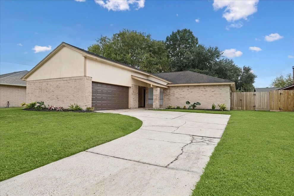 Unit for sale at 9742 Shell Rock Road, La Porte, TX 77571