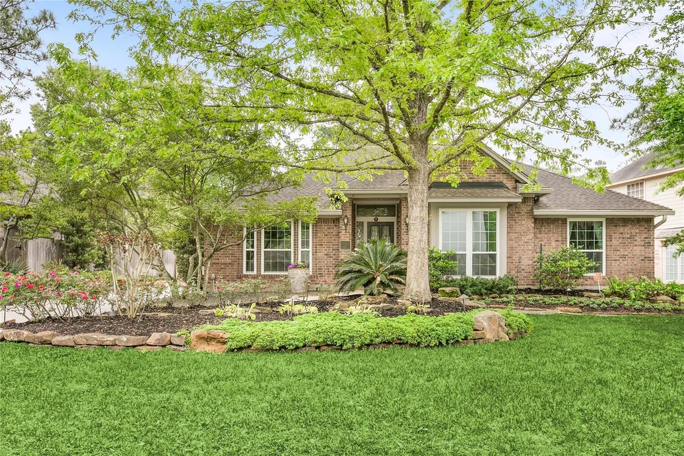 Unit for sale at 14 Driftoak Circle, The Woodlands, TX 77381