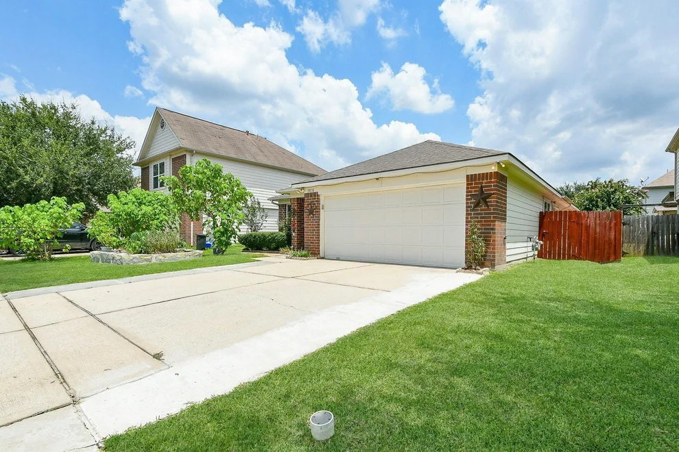 Unit for sale at 5818 Turmeric Drive, Baytown, TX 77521